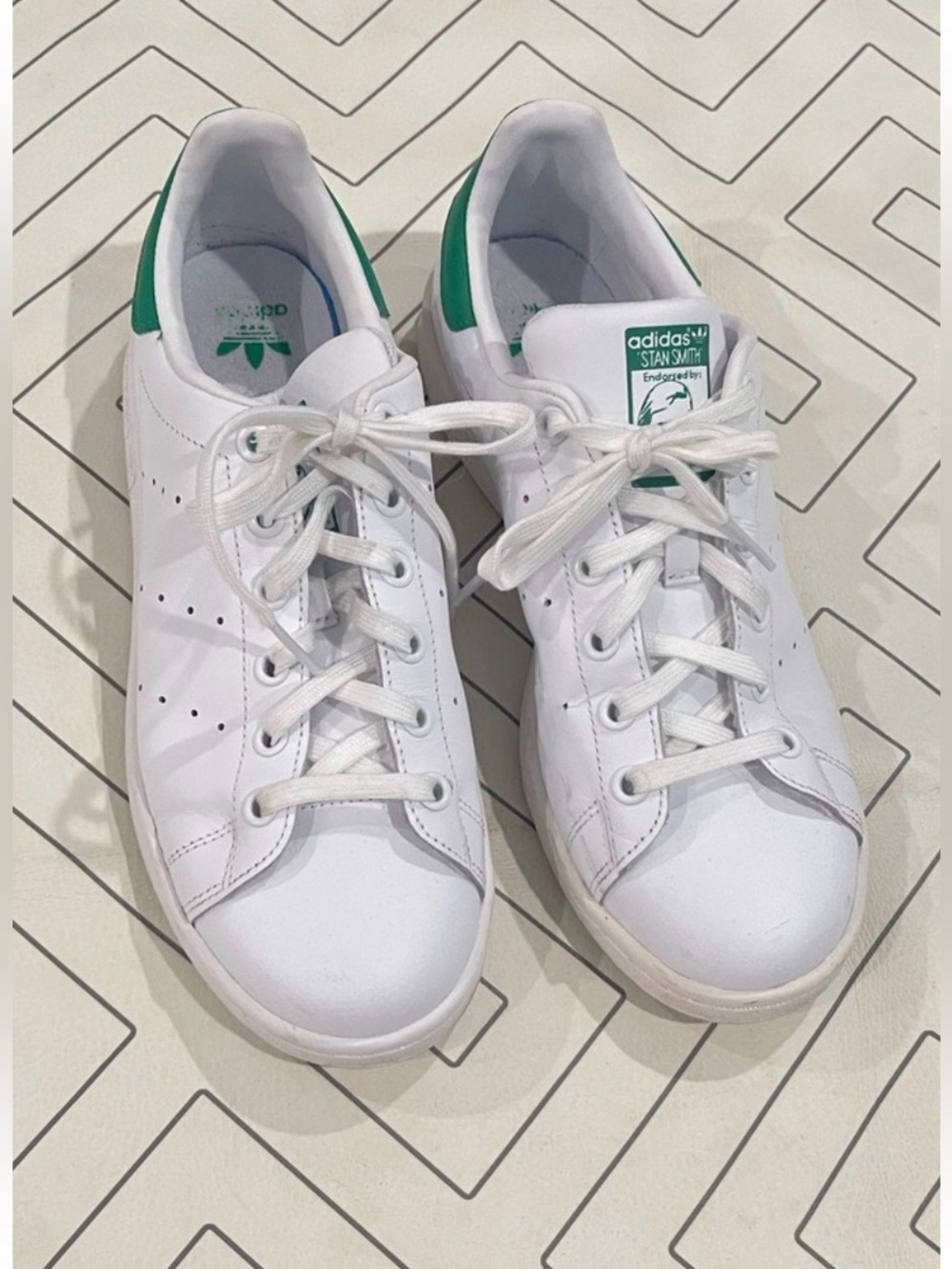 Adidas Unisex Original Stan Dmith Sneakers. Sz  M6.5 or W7.5-8